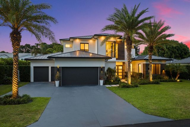 525 Whispering Pines Road, Boynton Beach, FL 33435