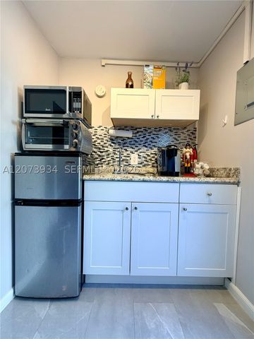 361 SW 20th Rd B, Miami, FL 33129
