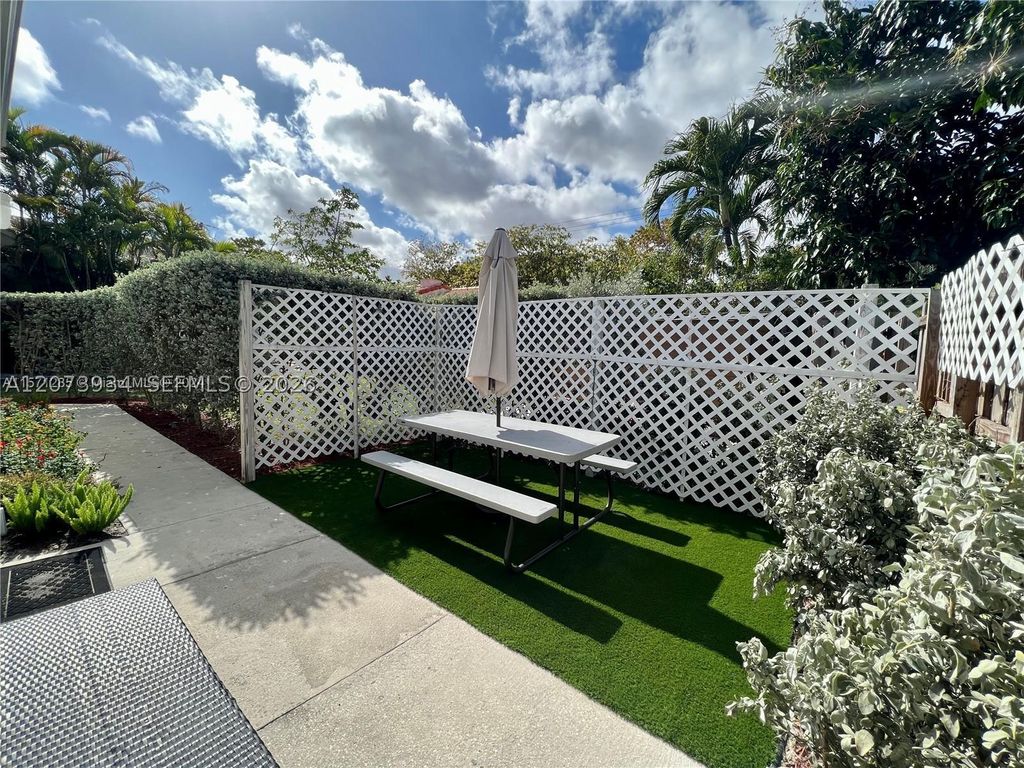 361 SW 20th Rd B, Miami, FL 33129