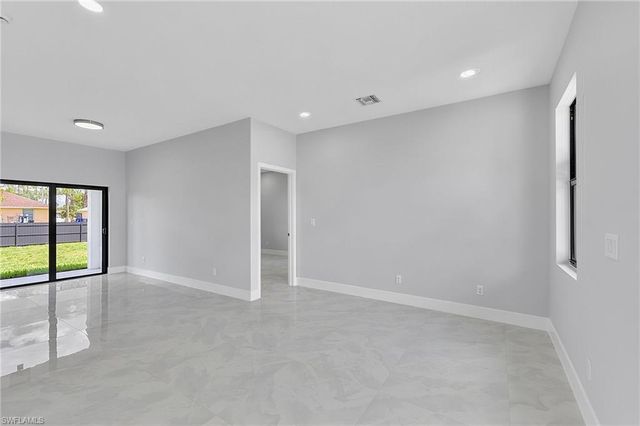 3006 39th ST SW, Lehigh Acres, FL 33976