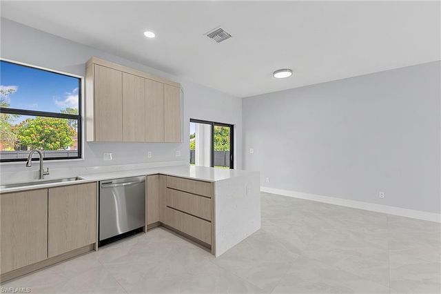 3006 39th ST SW, Lehigh Acres, FL 33976