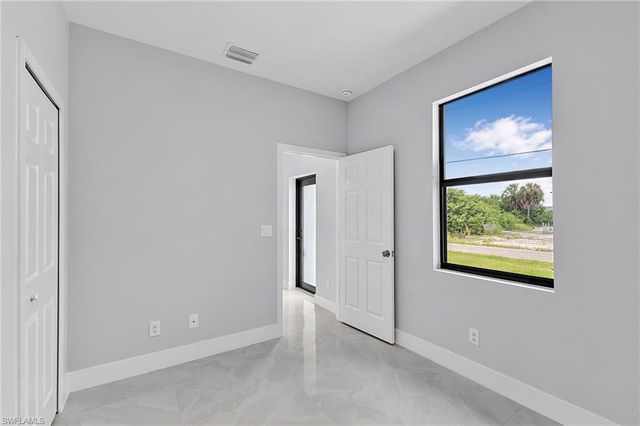 3006 39th ST SW, Lehigh Acres, FL 33976
