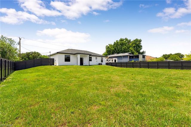 3006 39th ST SW, Lehigh Acres, FL 33976