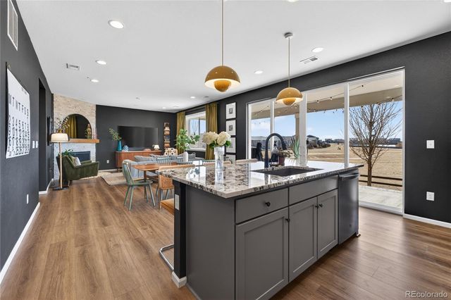 949 N Undergrove Way, Aurora, CO 80018