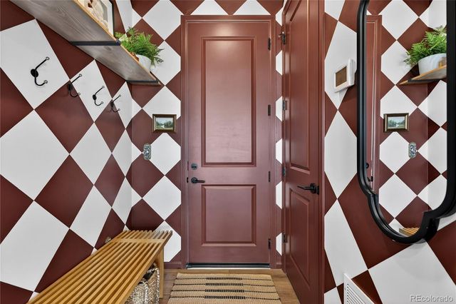 949 N Undergrove Way, Aurora, CO 80018