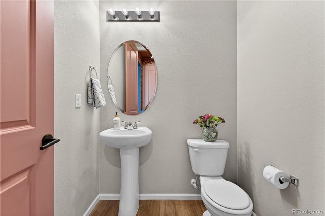 949 N Undergrove Way, Aurora, CO 80018