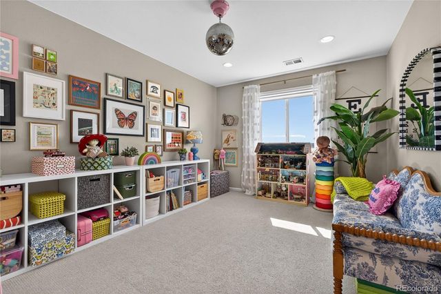 949 N Undergrove Way, Aurora, CO 80018