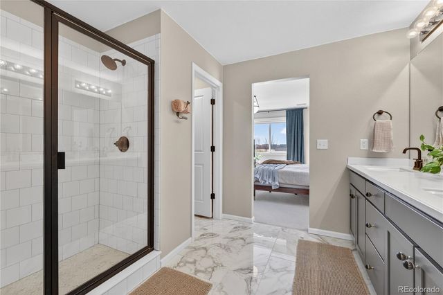 949 N Undergrove Way, Aurora, CO 80018