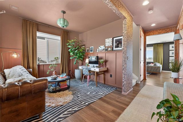 949 N Undergrove Way, Aurora, CO 80018