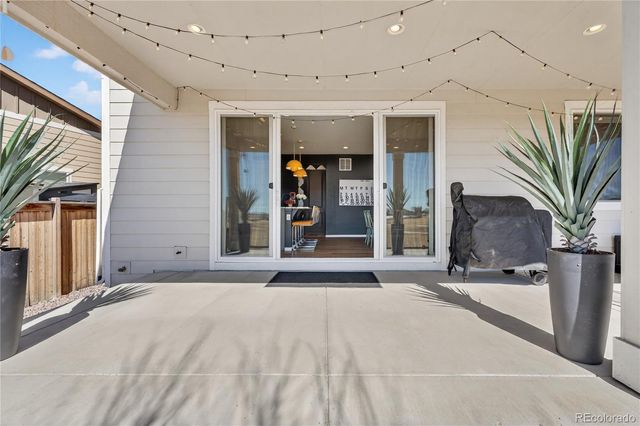 949 N Undergrove Way, Aurora, CO 80018