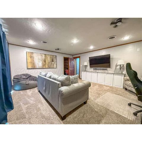 933 Elmore Street, Borger, TX 79007