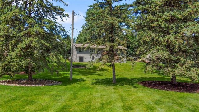 12738 Gordon Drive, Eden Prairie, MN 55346