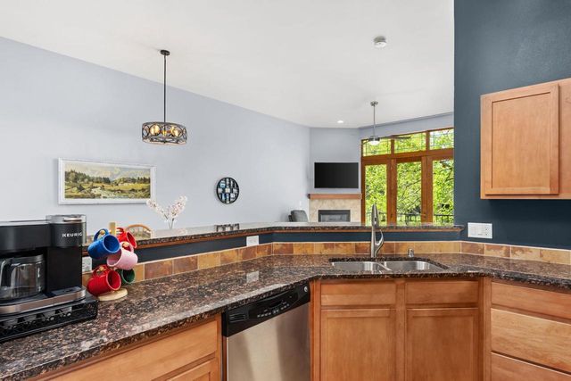 25 Windswept Way, Fitchburg, WI 53719