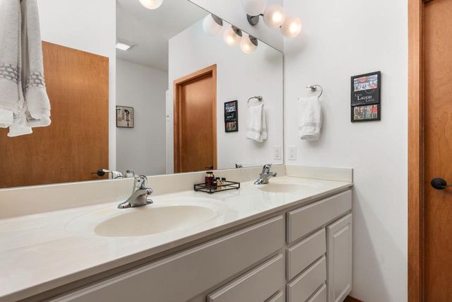 25 Windswept Way, Fitchburg, WI 53719