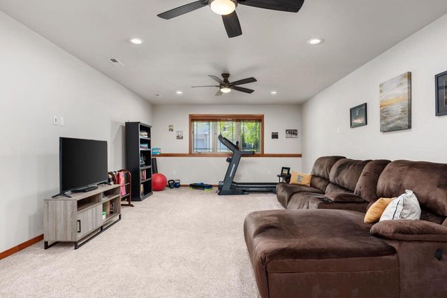 25 Windswept Way, Fitchburg, WI 53719