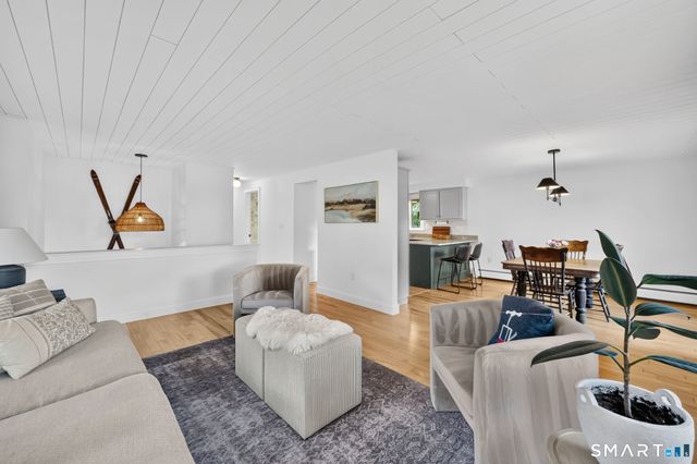 20 North Road, East Granby, CT 06026