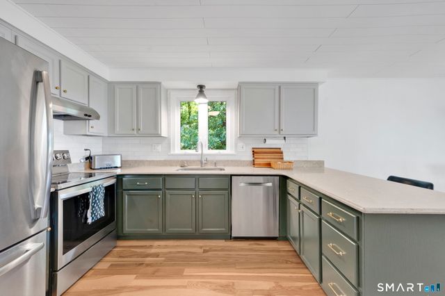 20 North Road, East Granby, CT 06026