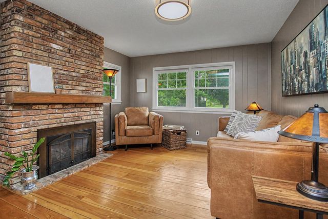 1424 Rhode Island Avenue N, Golden Valley, MN 55427