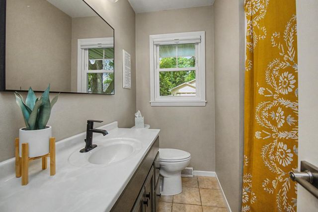 1424 Rhode Island Avenue N, Golden Valley, MN 55427