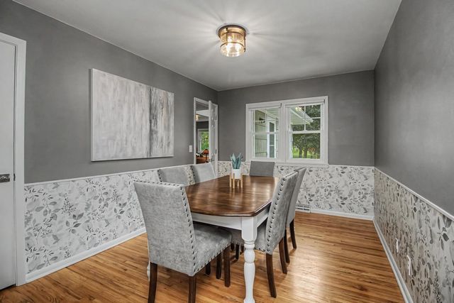 1424 Rhode Island Avenue N, Golden Valley, MN 55427