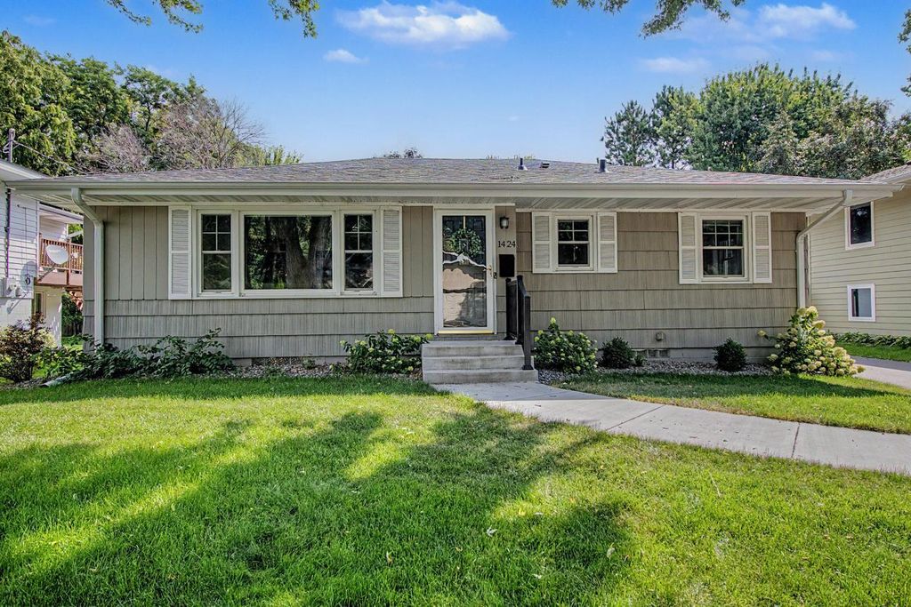 1424 Rhode Island Avenue N, Golden Valley, MN 55427 — exterior