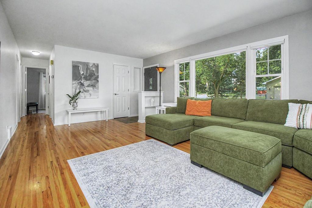 1424 Rhode Island Avenue N, Golden Valley, MN 55427 — photo 4