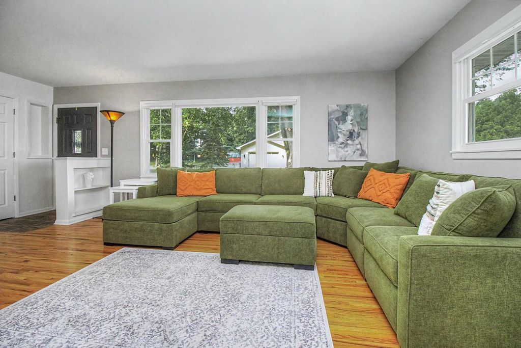 1424 Rhode Island Avenue N, Golden Valley, MN 55427 — photo 5