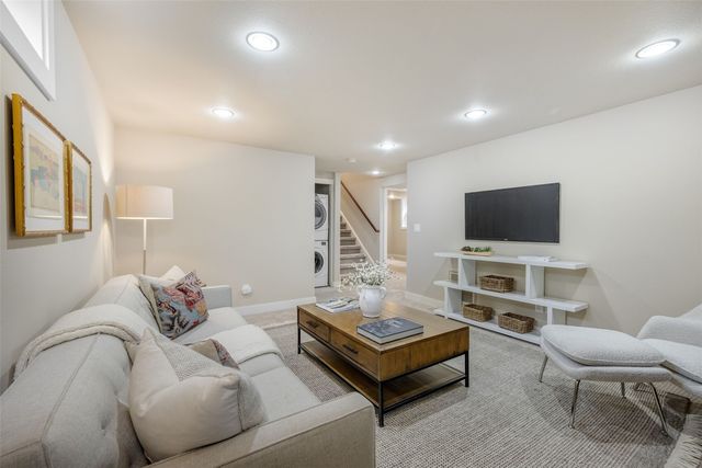 8804 5th Avenue NE, Seattle, WA 98115
