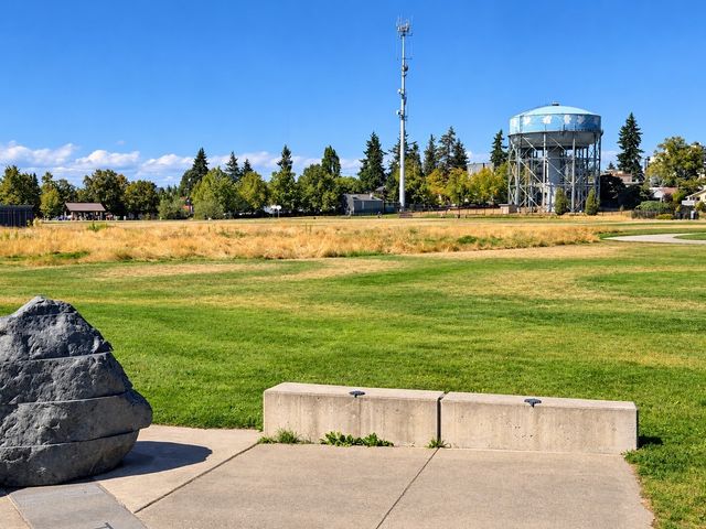 8804 5th Avenue NE, Seattle, WA 98115