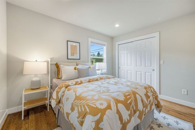 8804 5th Avenue NE, Seattle, WA 98115