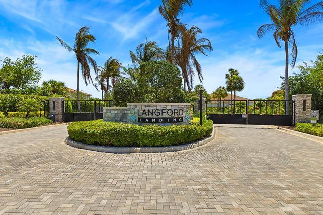 2465 NE Evinrude Circle, Jensen Beach, FL 34957