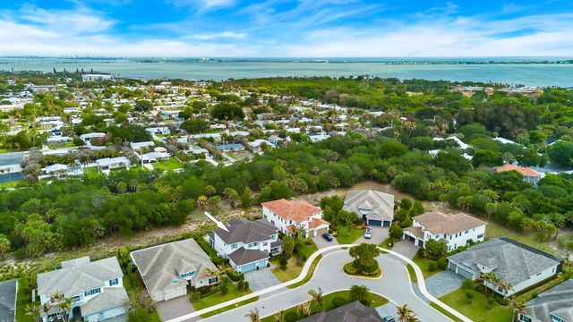 2465 NE Evinrude Circle, Jensen Beach, FL 34957
