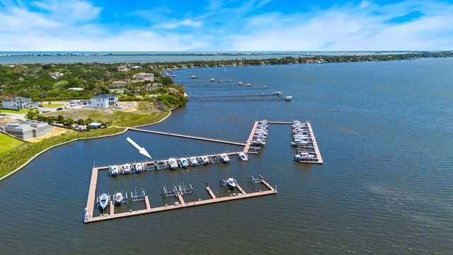 2465 NE Evinrude Circle, Jensen Beach, FL 34957