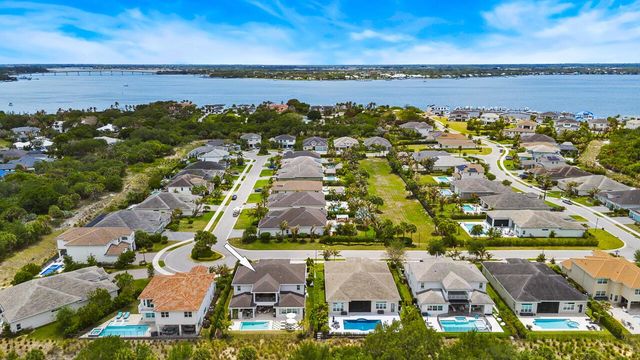 2465 NE Evinrude Circle, Jensen Beach, FL 34957