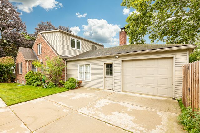 399 Auburn Street, Plymouth, MI 48170