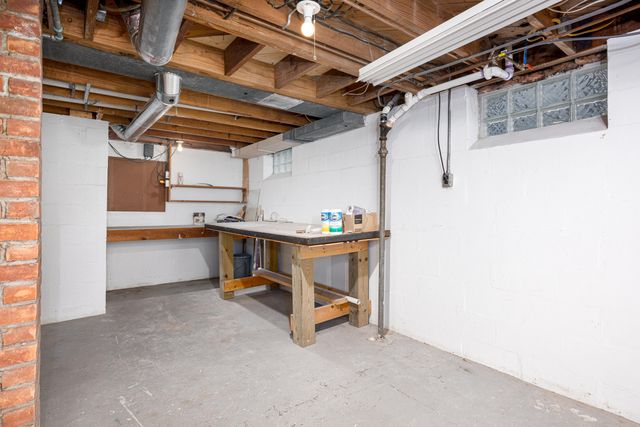 399 Auburn Street, Plymouth, MI 48170