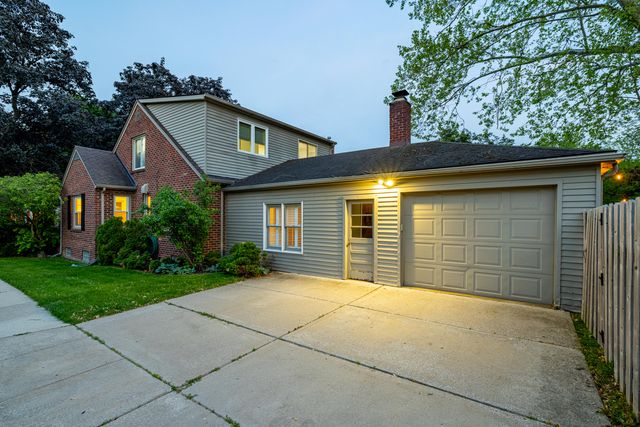 399 Auburn Street, Plymouth, MI 48170