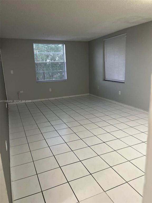 5625 W 20th Ave 306, Hialeah, FL 33012