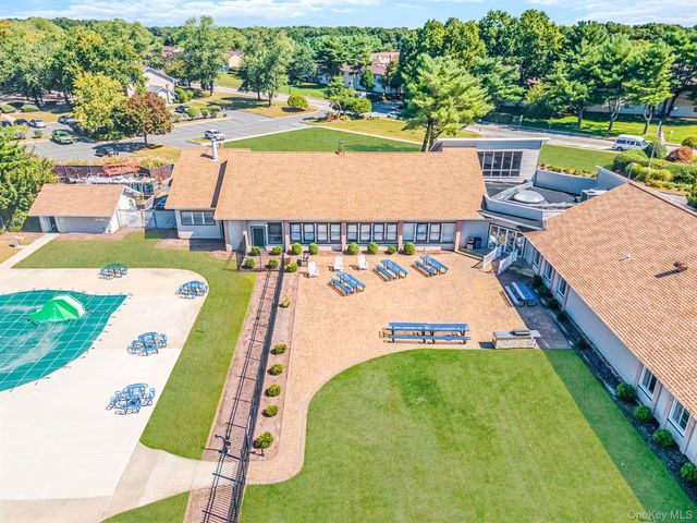 9 Kiowa Court 9, Coram, NY 11727