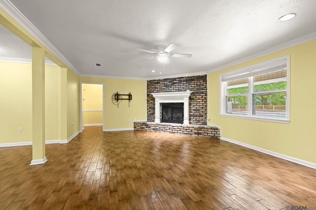 9310 Shady Bluff Dr, Central, LA 70818