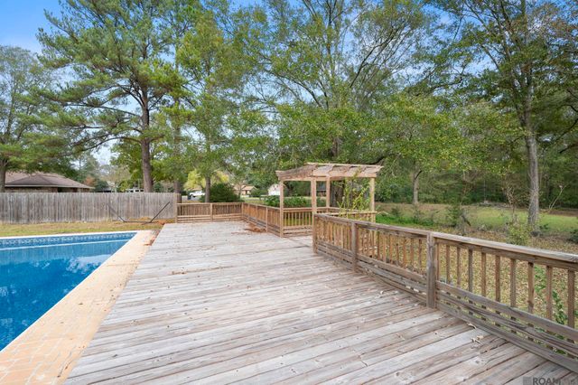 9310 Shady Bluff Dr, Central, LA 70818