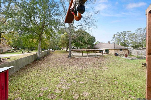 9310 Shady Bluff Dr, Central, LA 70818