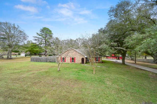 9310 Shady Bluff Dr, Central, LA 70818