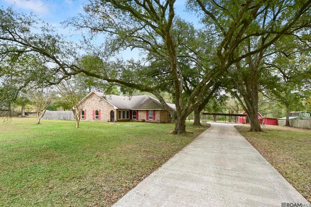 9310 Shady Bluff Dr, Central, LA 70818