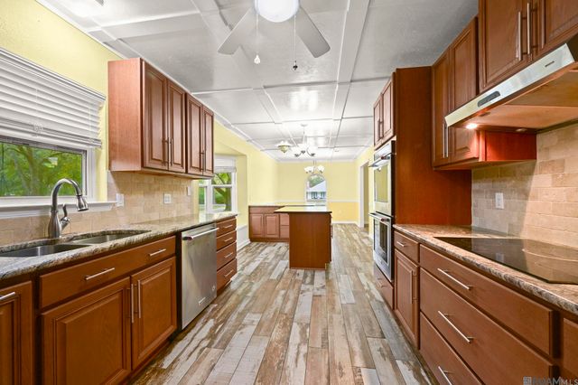 9310 Shady Bluff Dr, Central, LA 70818