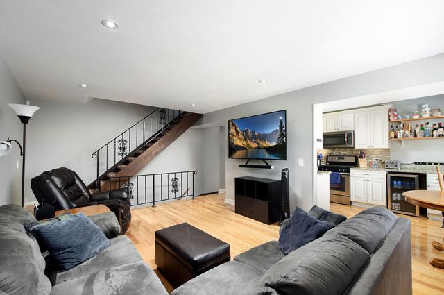 1342 Inverrary Lane 1342, Palatine, IL 60074