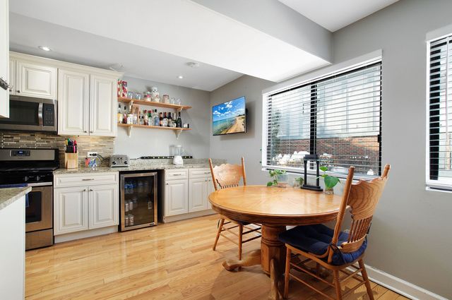 1342 Inverrary Lane 1342, Palatine, IL 60074