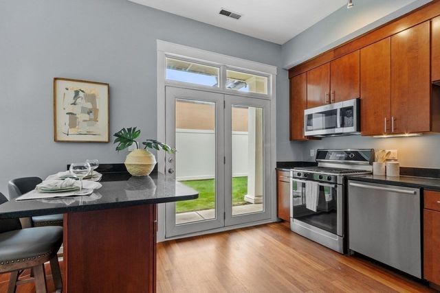 27 Wheeler St. 124, Cambridge, MA 02138