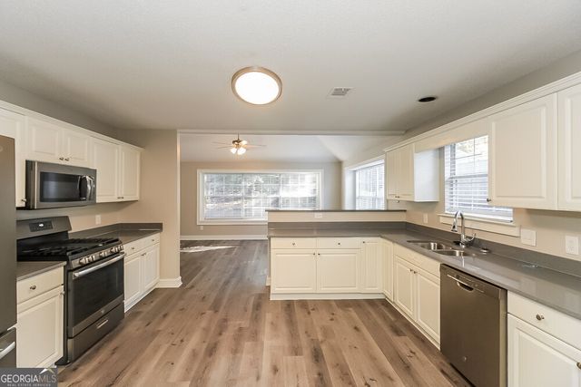 93 Gleneagles Way, Fayetteville, GA 30215