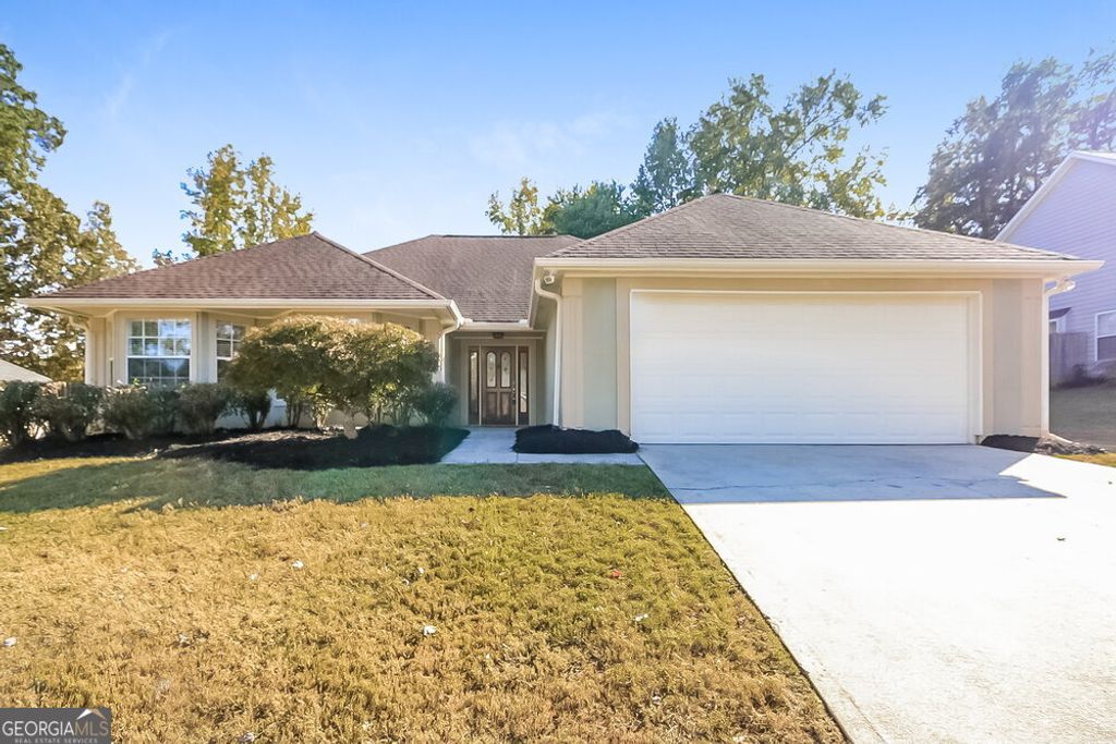 93 Gleneagles Way, Fayetteville, GA 30215